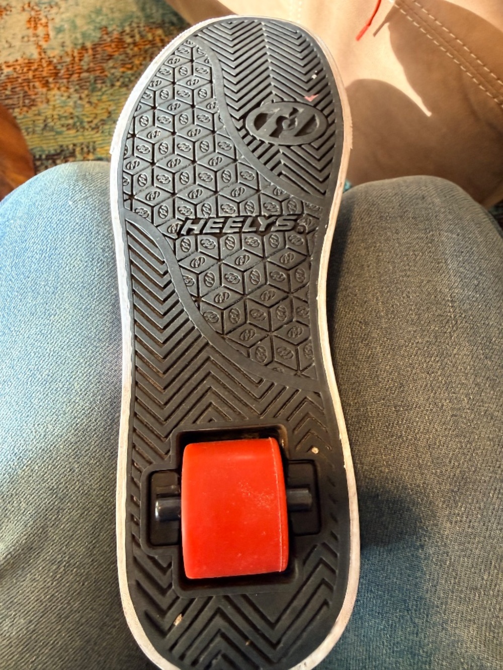 Pac-Man Heelys - Picture 4 of 8